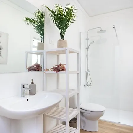 Eden 105 Surfy Stylish Bed&coffee 게스트하우스 그라나딜라데아보나