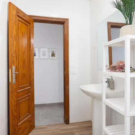 Eden 105 Surfy Stylish Bed&coffee غراناديا دي أبونا