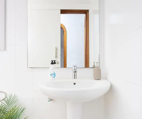 بيت ضيافة Eden 105 Surfy Stylish Bed&coffee غراناديا دي أبونا